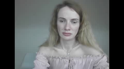 Snapshot of ainyrvixxen chatting on May 22, 9:53 pm AinyrVixxen online show from May 22, 9:53 pm