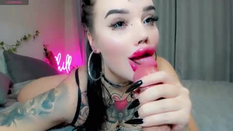 Snapshot of aira_vi chatting on November 1, 3:08 am Aira online show from November 1, 3:08 am