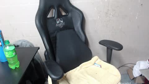 Leo  Airborn  Sir  Daddy online show from February 1, 4:00 pm