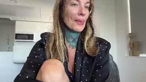 Airgead online show from June 19, 6:01 pm