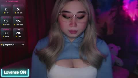 Snapshot of airisredfield_ chatting on May 15, 7:48 am Goddess Airis online show from May 15, 7:48 am