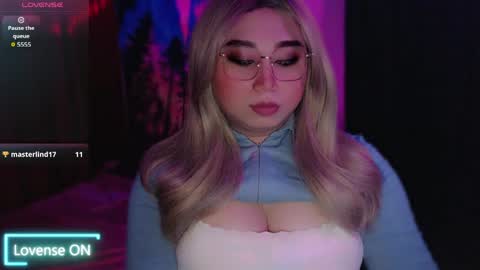 Snapshot of airisredfield_ chatting on May 18, 7:58 am Goddess Airis online show from May 18, 7:58 am