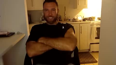 Mikea online show from December 15, 1:02 am