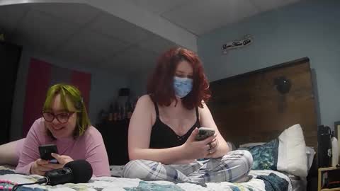 The Moxs whore online show from April 19, 6:02 am