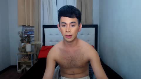 Snapshot of airy_lust chatting on January 20, 1:28 am airy_lust online show from January 20, 1:28 am
