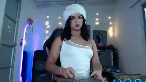 aisha299 online show from December 19, 2:51 am