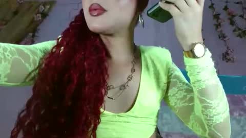Snapshot of aisha_atenea chatting on April 15, 8:21 am Jess online show from April 15, 8:21 am