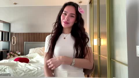 Snapshot of aisha_eilish chatting on April 12, 6:18 am Aisha online show from April 12, 6:18 am