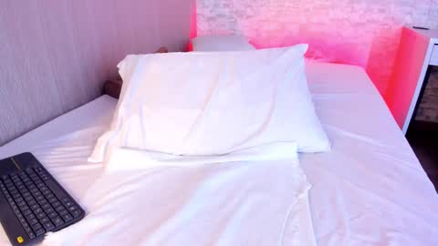 Snapshot of aisha_h chatting on February 12, 11:20 pm Aisha online show from February 12, 11:20 pm