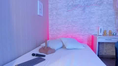 Snapshot of aisha_h chatting on February 22, 8:20 pm Aisha online show from February 22, 8:20 pm