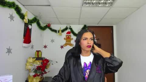 Aisha online show from December 23, 8:01 am