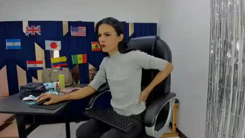 Aisha online show from July 2, 8:04 pm