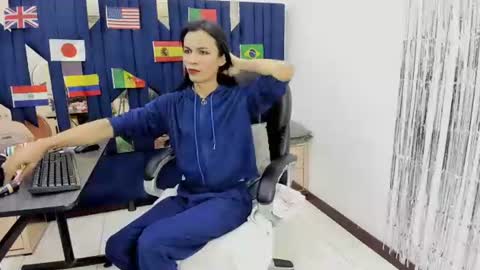 Aisha online show from July 11, 8:44 pm