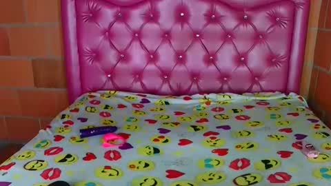 Snapshot of aisha_koswell3 chatting on October 10, 1:04 am aisha koswell3 online show from October 10, 1:04 am