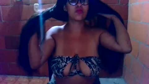 Snapshot of aisha_koswell3 chatting on November 19, 5:29 am aisha koswell3 online show from November 19, 5:29 am