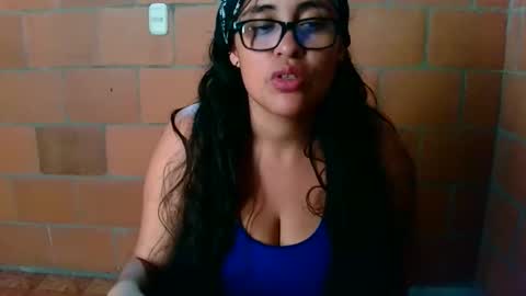 aisha koswell3 online show from December 22, 6:05 pm