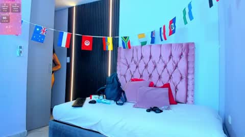 AISHA  MOORE online show from July 6, 7:27 pm