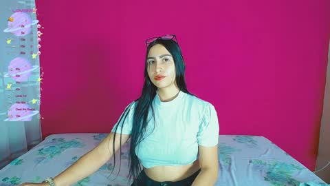 aisha_stacey0410 online show from December 7, 6:10 am