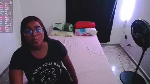 aisha_stacey0410 online show from December 17, 2:50 am