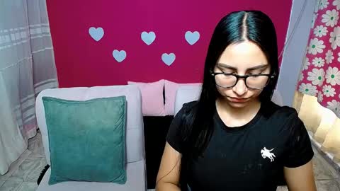 aisha_stacey0410 online show from May 25, 12:55 pm