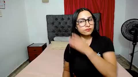 aisha_stacey0410 online show from July 22, 4:04 am