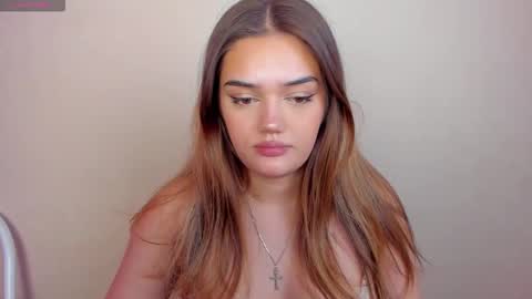 Aisha online show from February 1, 5:00 pm