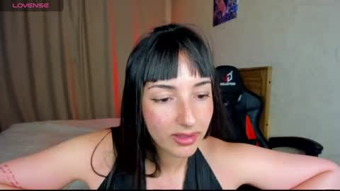 Aisha online show from July 2, 9:10 pm