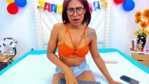 Snapshot of aishainti chatting on June 13, 2:37 pm aishainti online show from June 13, 2:37 pm