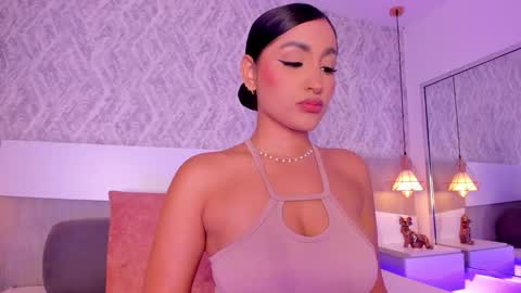 Aisha online show from November 19, 2:39 pm