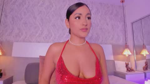 Aisha online show from November 30, 6:45 pm