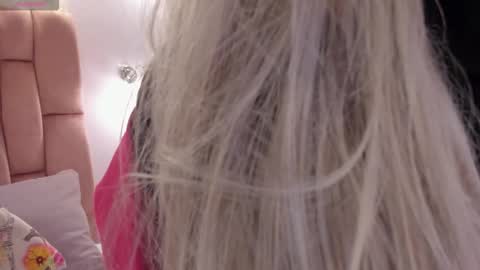 Snapshot of aishathorne chatting on October 19, 12:17 pm aisha online show from October 19, 12:17 pm