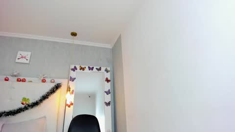 aishawild online show from January 5, 4:38 pm