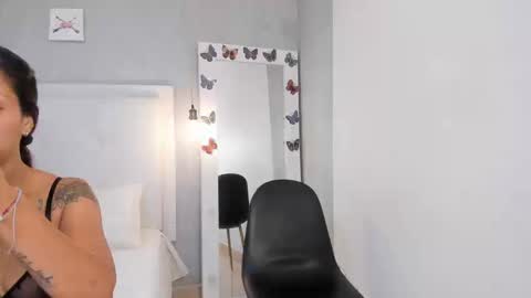 aishawild online show from September 9, 12:59 pm