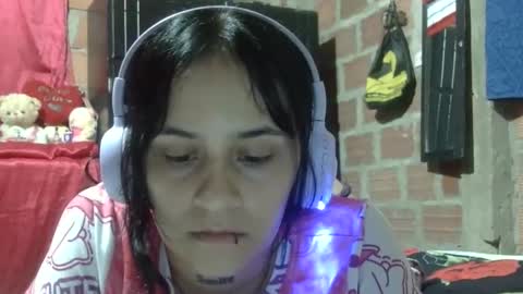 Snapshot of aitana23_ chatting on October 2, 12:39 am aiti online show from October 2, 12:39 am