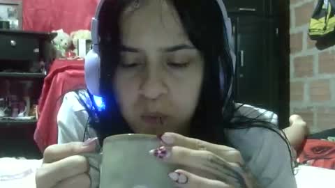 Snapshot of aitana23_ chatting on October 18, 12:02 am aiti online show from October 18, 12:02 am