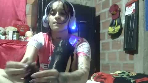 Snapshot of aitana23_ chatting on October 26, 1:22 am aiti online show from October 26, 1:22 am