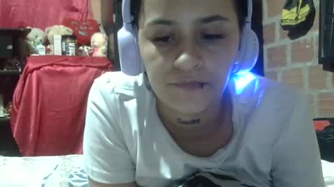 Snapshot of aitana23_ chatting on November 4, 12:32 am aiti online show from November 4, 12:32 am