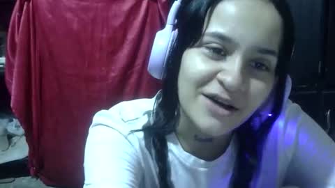 Snapshot of aitana23_ chatting on December 2, 8:04 pm aiti online show from December 2, 8:04 pm
