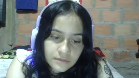 Snapshot of aitana23_ chatting on December 4, 8:01 am aiti online show from December 4, 8:01 am