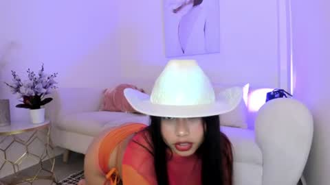 Snapshot of aitana_gluck chatting on July 6, 5:04 am Aitana online show from July 6, 5:04 am