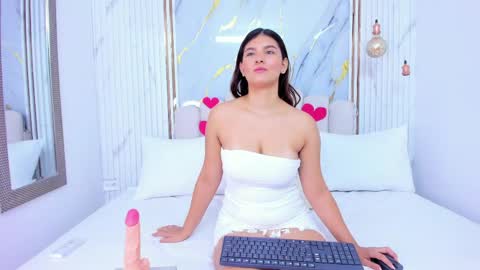 Snapshot of aitanajones1_ chatting on March 20, 11:59 am Aitana online show from March 20, 11:59 am