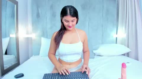 Snapshot of aitanajones1_ chatting on March 24, 11:37 am Aitana online show from March 24, 11:37 am