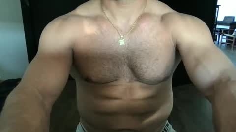 Snapshot of aitor_thebomb chatting on March 26, 4:56 pm Aitor bigcock online show from March 26, 4:56 pm