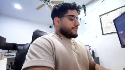 Esteban online show from November 1, 5:31 am