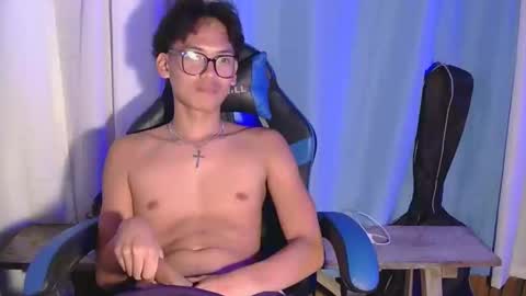 Snapshot of aj_daksxx chatting on December 5, 7:21 pm aj_daksxx online show from December 5, 7:21 pm