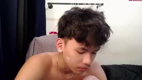 Snapshot of aj_daksxx chatting on April 7, 4:57 am aj_daksxx online show from April 7, 4:57 am