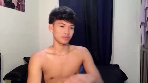Snapshot of aj_daksxx chatting on May 10, 7:52 pm aj_daksxx online show from May 10, 7:52 pm