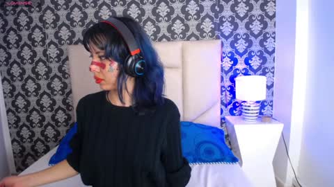 A K A N E  U W U online show from December 1, 7:36 pm