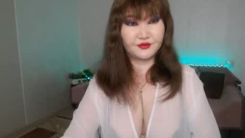 Snapshot of akanire chatting on June 3, 5:21 am Shelly online show from June 3, 5:21 am