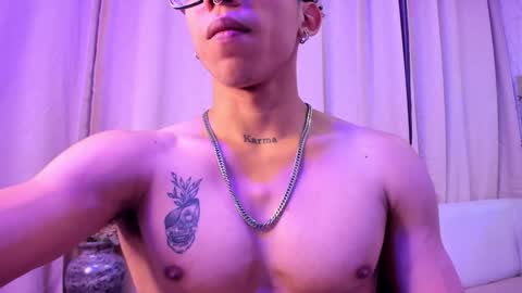 akazaboy online show from January 18, 4:37 am